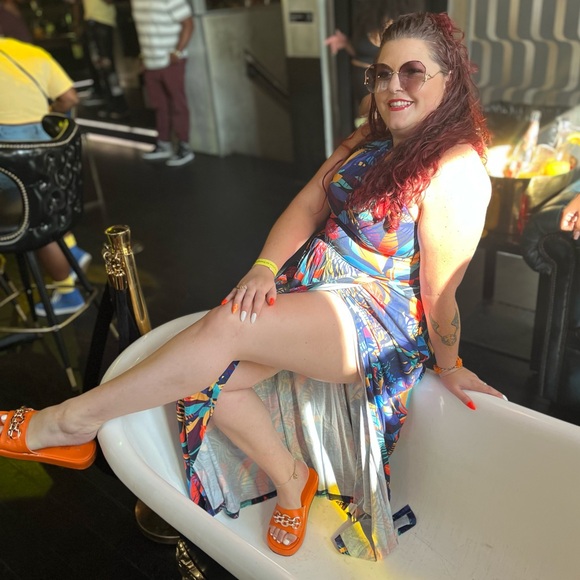 Meet Abby to get you POSH! - Picture 2 of 2